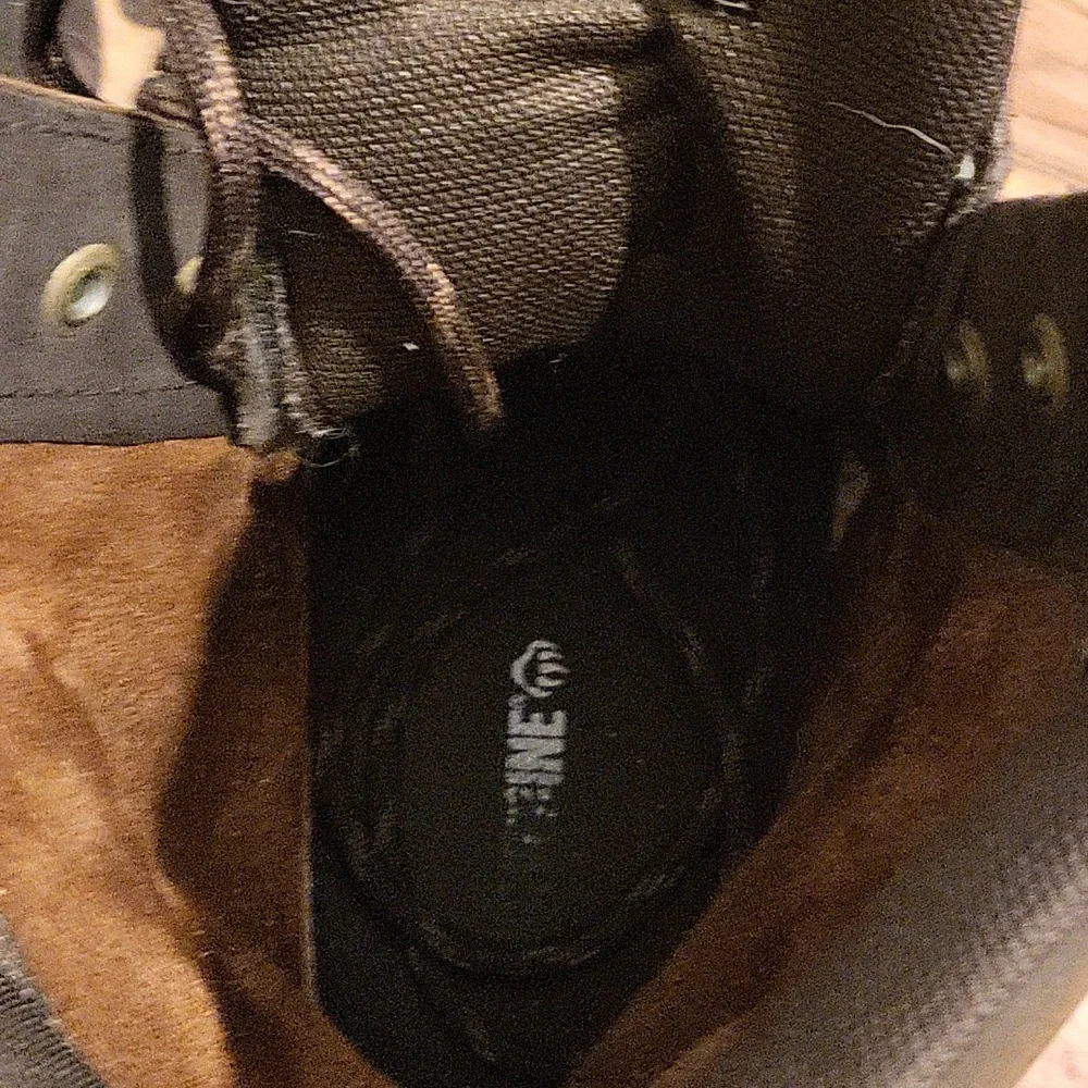 Wolverine Brown Steel Toe 8" 9.5M Boots - Picture 6 of 7